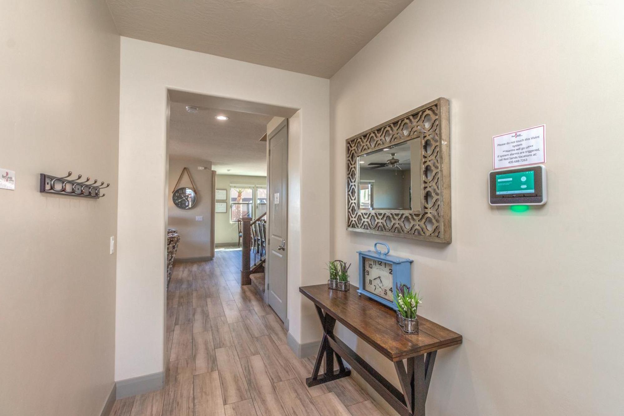 Pv 99 Private Hot Tub, Ping Pong Table, Xbox X Series And Resort Amenities Santa Clara 外观 照片