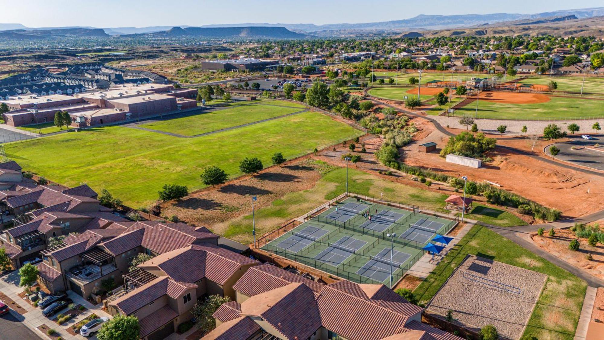 Pv 99 Private Hot Tub, Ping Pong Table, Xbox X Series And Resort Amenities Santa Clara 外观 照片